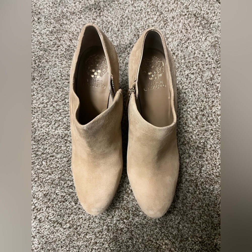 Practically new platform bootie ankle bootie. Size 8.5